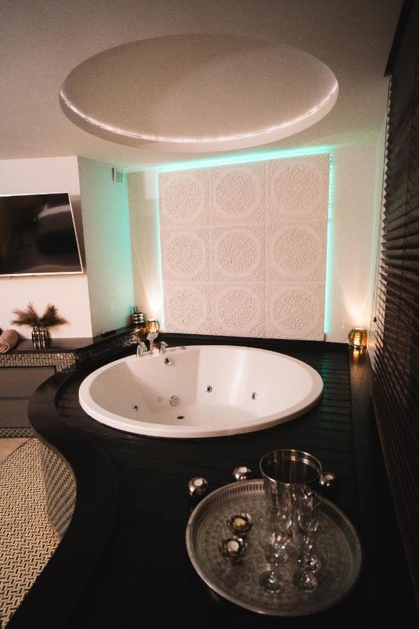 Apartments With Jaccuzi Wilna Exterior foto